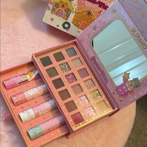 Lilt Glamorous Eyeshadow Palette with Pink and Gold Hues